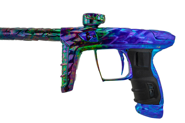 
Adrenaline Luxe IDOL - Infeksjon Drage av Caustic Customs
